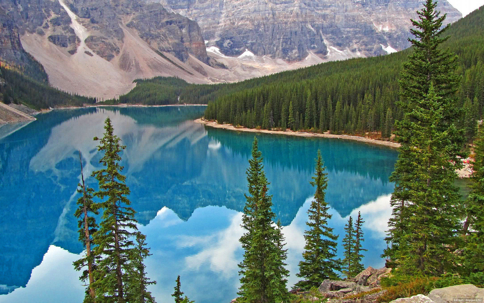 开云APP-球员多次突破制造威胁带动全场气氛展现强大个人能力，持球队员突破后