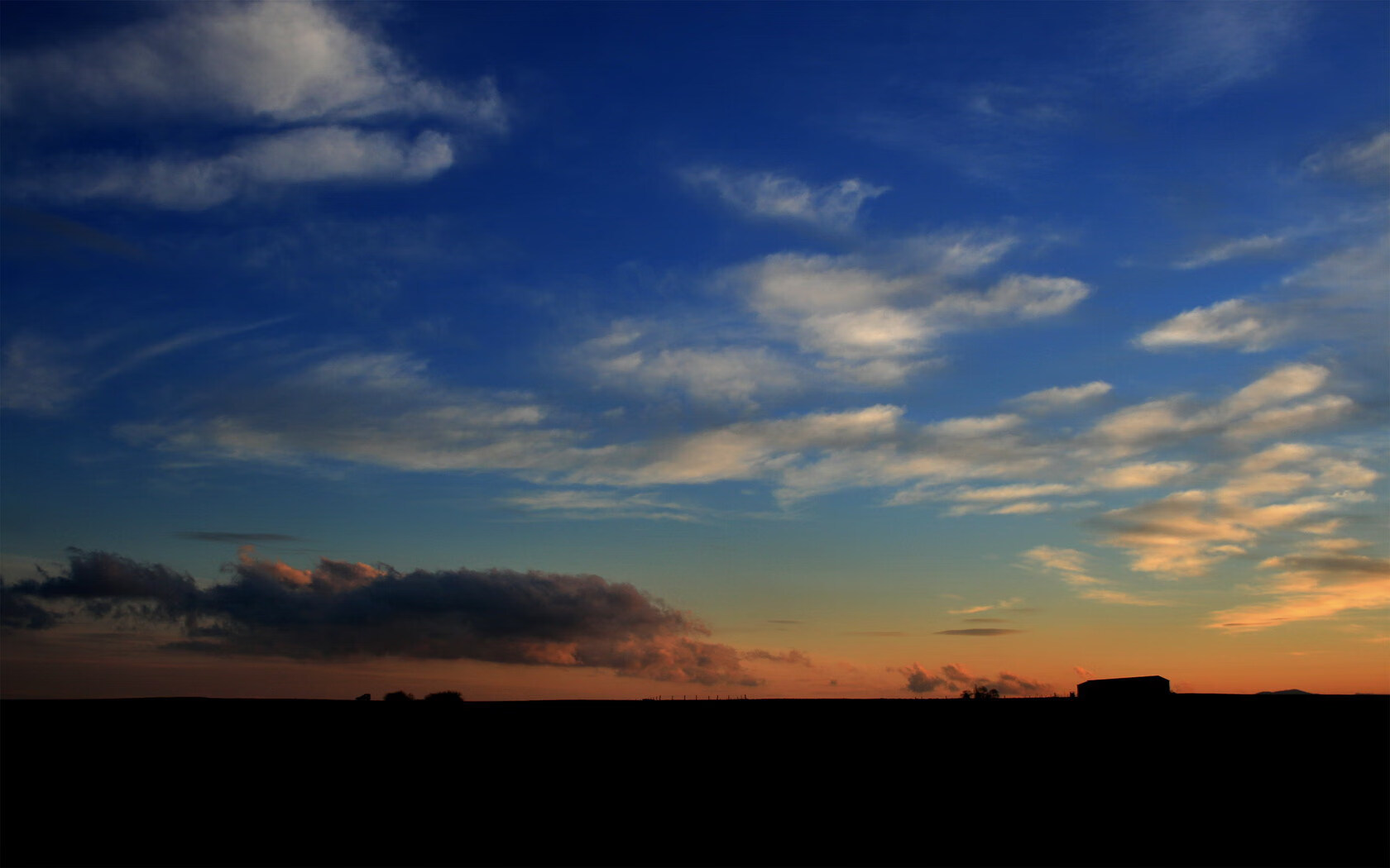 开云-隆戈:全黑队进攻中最具威胁的元素,突破防守如履平地,隆戈莱斯陈酿干红葡萄隆贵不贵