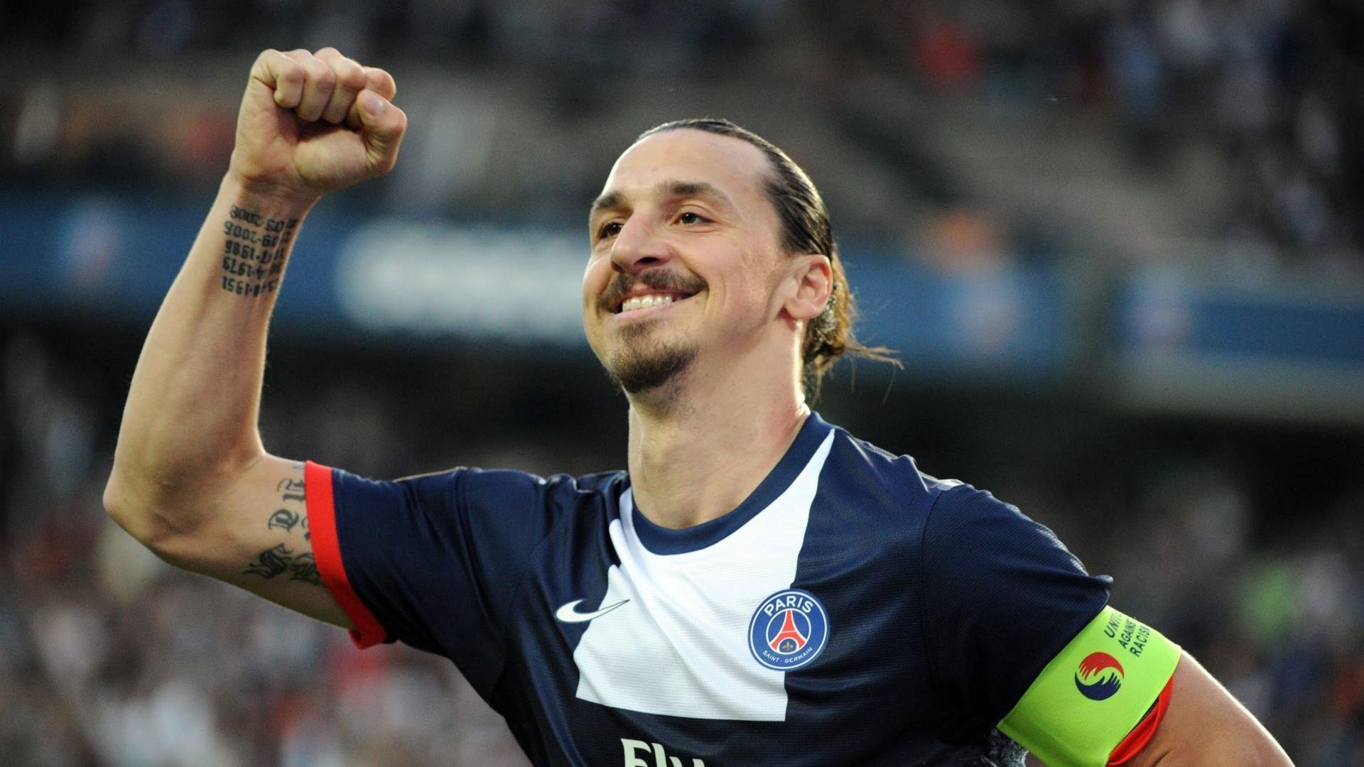 2021年季后赛，库里的每一场远投都成为比赛的“焦点”，数场比赛投中五个以上三分球