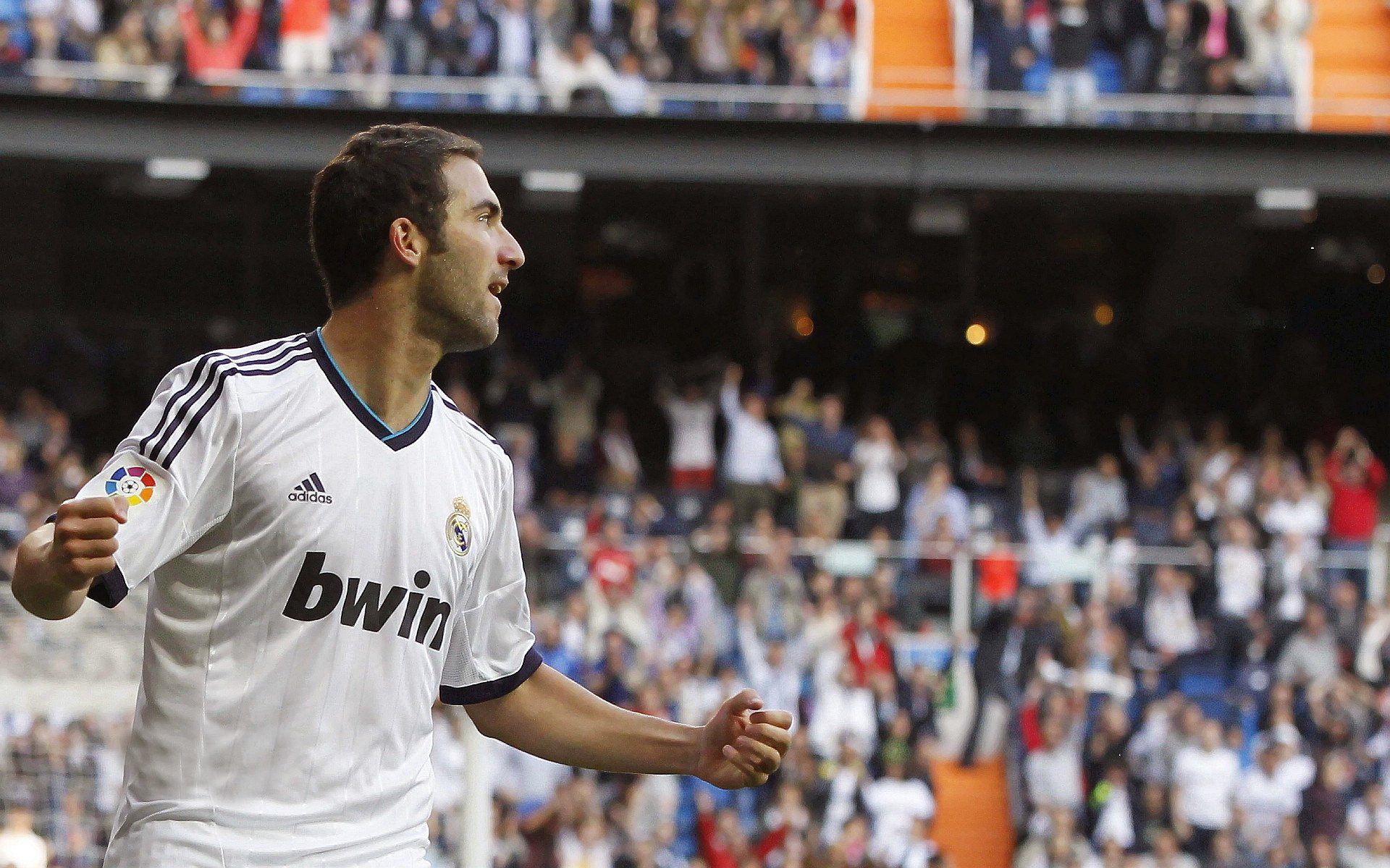 kaiyun 开云体育-转会截止圈：五大联赛最炸裂的交易幕后揭秘，五大联赛转会关闭时间